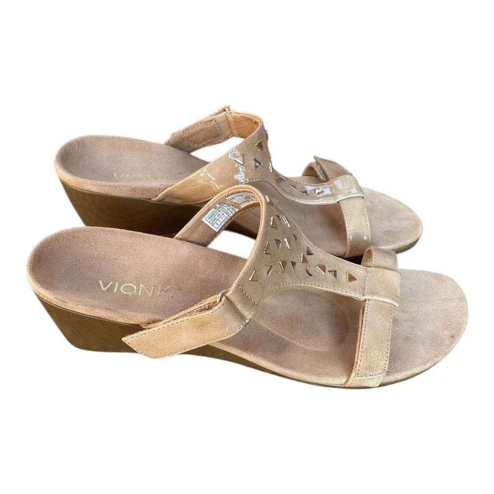 Vionic‎ Maggie Wedge Sandals Women's Size 9 Beige Studded